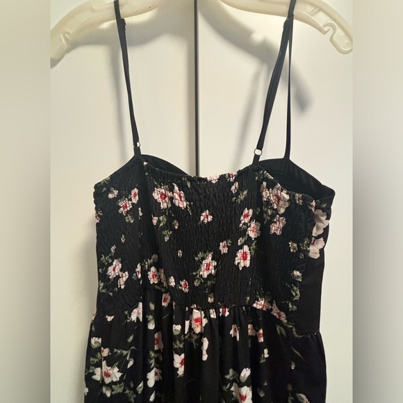 Beautiful Romper - Picture 2 of 4